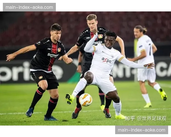 半场战报：拜仁慕尼黑凭借角球战术取得领先