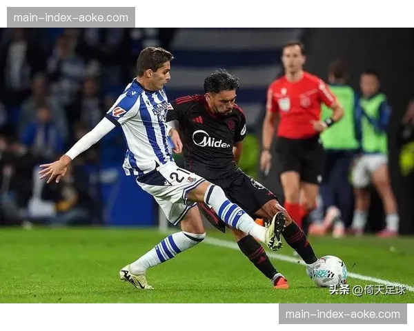 贝蒂斯公布欧联杯次回合赛前训练，费基尔参与全队合练