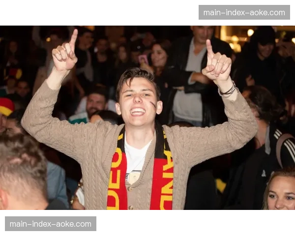 传统与革新：慕尼黑足球酒吧如何通过战术讨论会吸引新一代球迷。