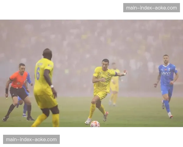 季后赛首轮前瞻:防守策略的博弈——盯人锁巨星还是区域护禁区? 季后赛首轮前瞻:防守策略的博弈——盯人锁巨星还是区域护禁区?